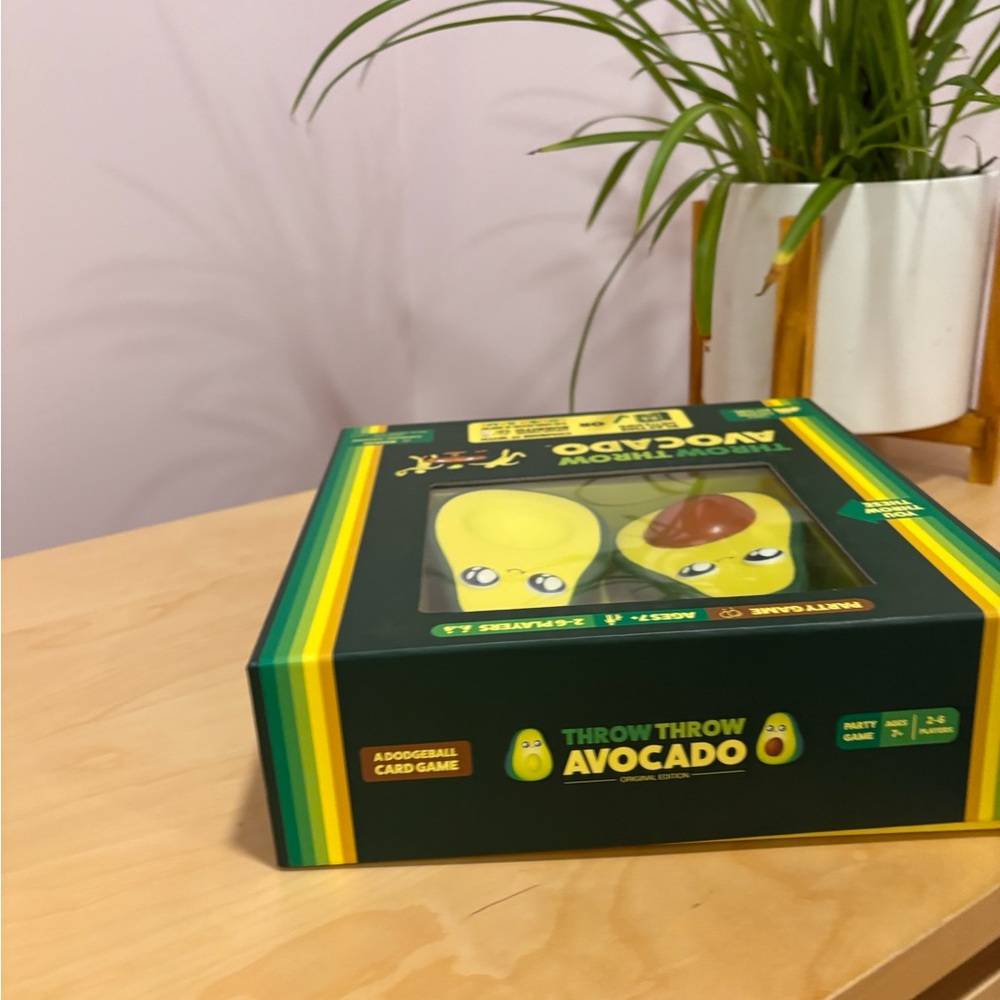 Exploding Kittens Throw Throw Avocado Card Game In Excellent Used Condition - Picture 6 of 7